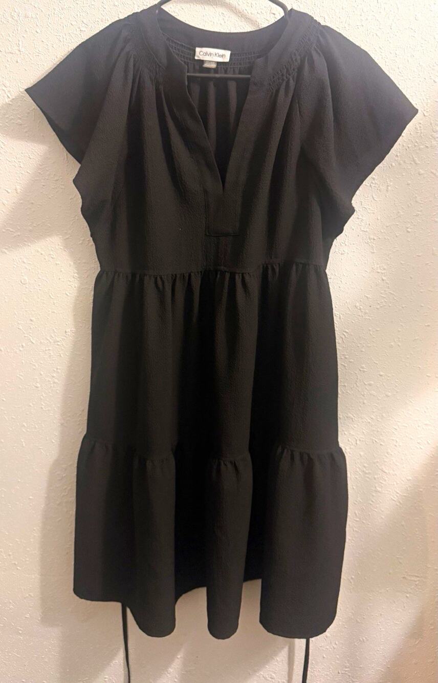 Calvin Klein Black V-Neck Tiered Ruffle Sleeve A-Line Dress w/pockets Sz 6